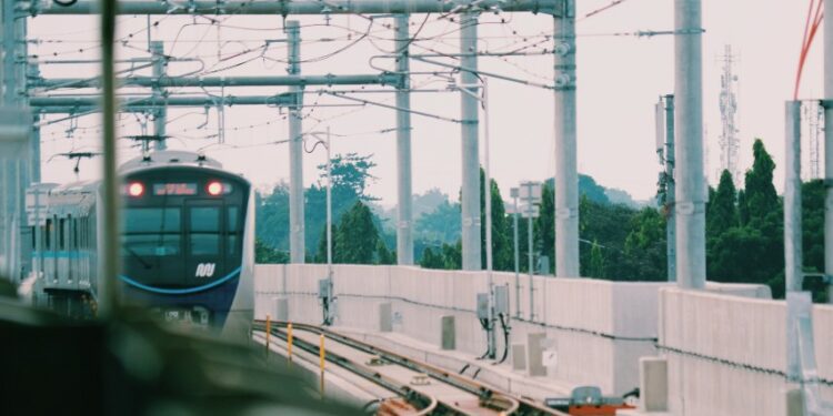 Membangun MRT di Surabaya Memang Ideal, tapi Kurang Masuk Akal Terminal Mojok
