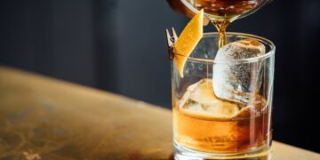 Mengenal Jenis Minuman Beralkohol yang Umumnya Ada di Bar biar Nggak Salah Beli Terminal Mojok