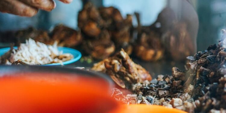 Soto Campur Nasi: Culture Shock Orang Jambi yang Hidup di Solo