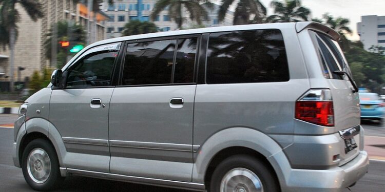 Suzuki APV, Mobil Serbaguna yang Siap Diajak Rekasa