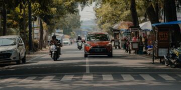 Kota Malang Hari Ini: Problem Kemacetan dan Tamu-tamu Peradaban angkot surabaya