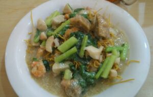 4 Warung Mi Kering Makassar yang Legendaris