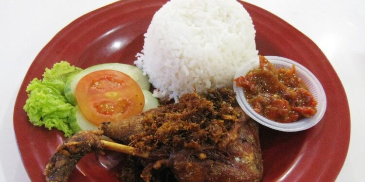 7 Bebek Goreng Paling Enak dan Populer di Surabaya Terminal Mojok