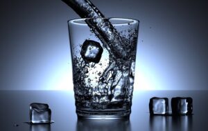 Surat Terbuka untuk Water Snob: Biasa Aja, Bos, Nggak Usah Jadi si Paling Sehat