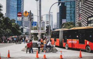Mobil Listrik Adalah Solusi BBM Naik? Ngawur!