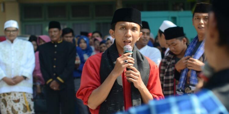 4 Pedagang yang Selalu Ada di Hajatan Orang Betawi (Gandi Purwandi via Shutterstock.com)