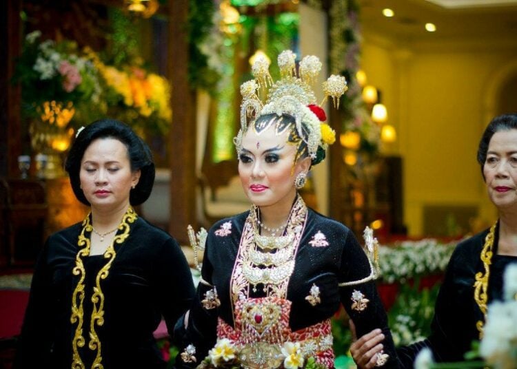 Perbedaan Tata Rias Pengantin Jawa Jogja Dan Solo