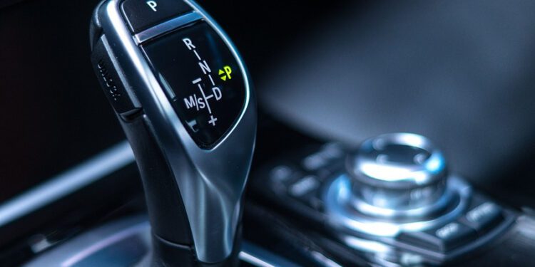 Perempuan Pakai Mobil Matic, Lelaki Harus Pakai Manual, Teori dari Mana Ini?