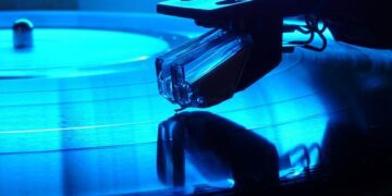 5 Lagu Indonesia dengan Lirik Paling Ikonik