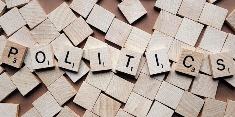 Ironi Populisme, Demokrasi, dan Gerakan Relawan yang Menghambat Kaum Muda Melek Politik