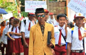 Guru Laki-laki di SD Negeri: Banyak Duka, Senang Sewajarnya