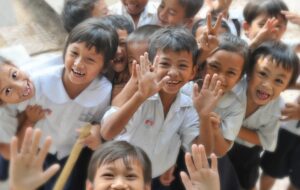Kualitas Pendidikan yang Merata Lebih Penting ketimbang Seragam Sekolah Baju Adat