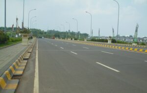 BSD City: Kota Elite, Angkutan Umum Sulit