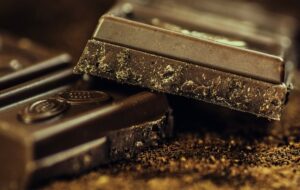 Isi Coklat SilverQueen Bites Beda? Mari Kita Buktikan!