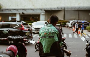 Ekstra Bagasi + Jaket Wajib Dipertimbangkan Gojek dan Grab Sebagai 2 Fitur Baru Selain Fitur Memilih Motor