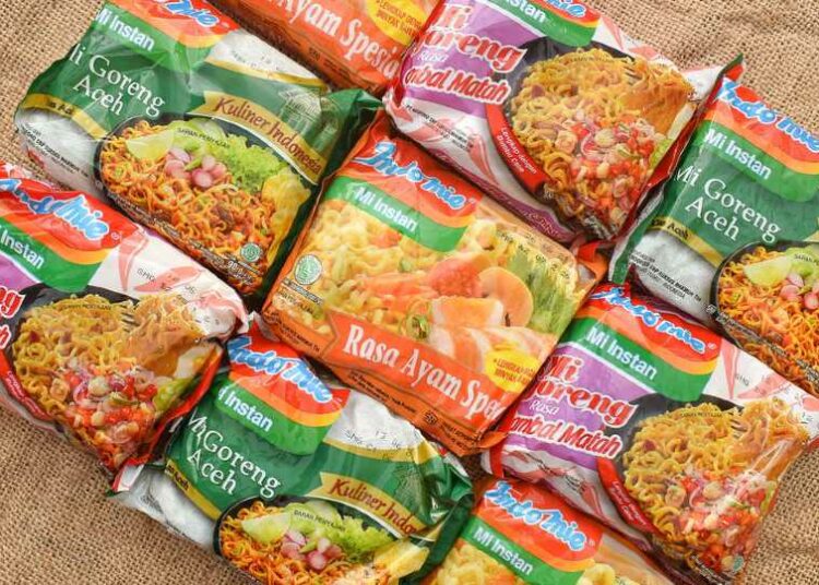 Indomie seenak warmindo (Rifki Alfirahman:Shutterstock.com)