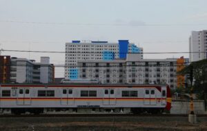 KRL, Tempat Terbaik untuk Melihat “Wajah” Manusia di Kota Besar