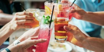 Ketahuan Bawa Telur di Pepper Lunch sampai Kentut di RM Padang, Inilah 10 Kejadian Memalukan yang Pernah Saya Alami di Restoran Terminal Mojok