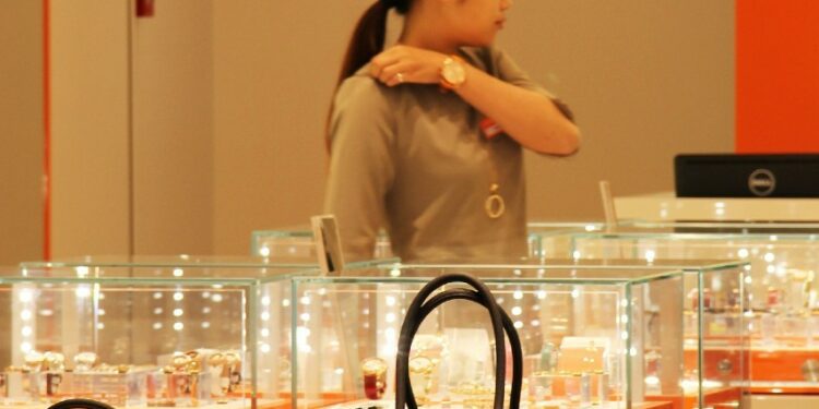 Mengintip Sisi Gelap Dunia SPG Terminal Mojok