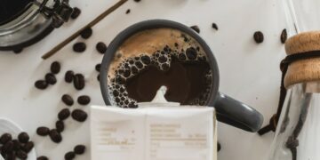 Perang Oat Milk Oatly vs Oatside, Mana yang Paling Enak untuk Campuran Kopi Susu Rumahan Terminal Mojok