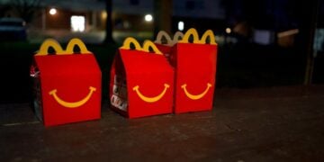 Sudah Saatnya McD Indonesia Merilis Happy Meal untuk Orang Dewasa Terminal Mojok