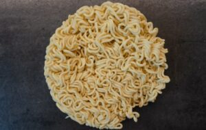 4 Fakta Menarik Mi Instan yang Nggak Diketahui Semua Orang