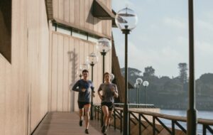 4 Kesalahan yang Sering Orang Lakukan Saat Jogging