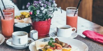 4 Ritual PNS ketika Sarapan di Restoran Hotel Berbintang Terminal Mojok