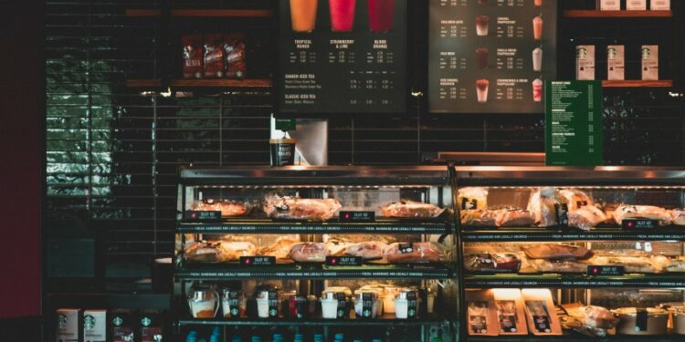 7 Makanan Starbucks Enak dan Layak Dicoba Terminal Mojok