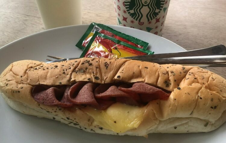 7 Makanan Starbucks Enak dan Layak Dicoba