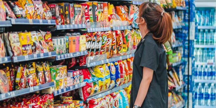 Indomaret Point vs Alfamidi Mending yang Mana, sih Terminal Mojok