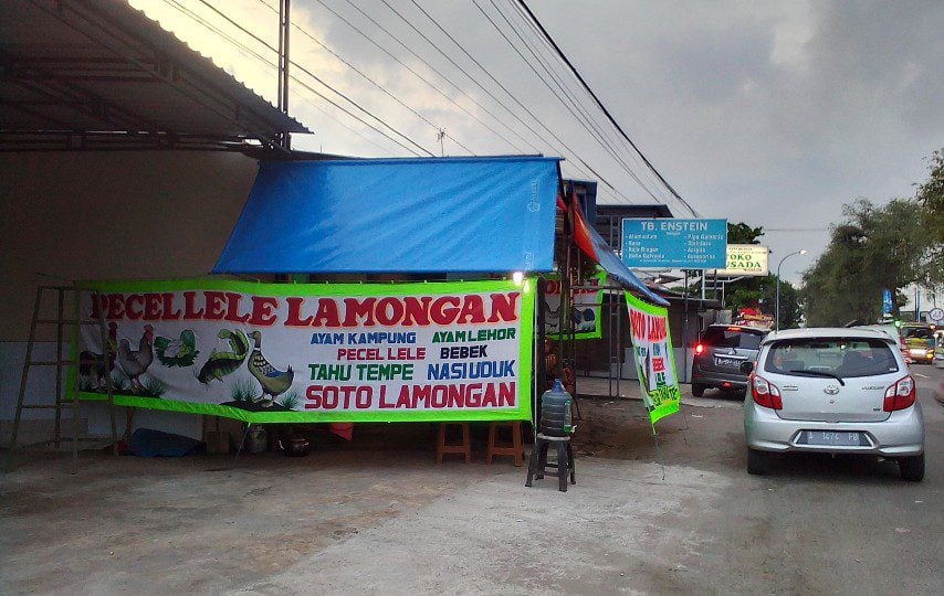 Lele Terbang Krispi Varian Menu Terbaik dari Warung Pecel Lele Terminal Mojok