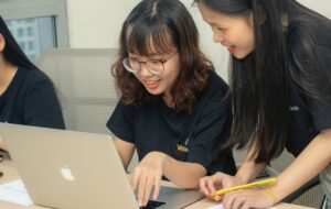 Membandingkan Kebiasaan Nongkrong Mahasiswa Indonesia dan Jepang