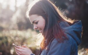 Menjawab Pertanyaan Kenapa Cewek Sering Mengecek Viewers Status WA dan IG Story?