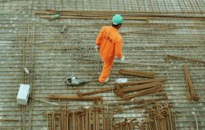 Rekomendasi Jajanan yang Bisa Dihidangkan buat Tukang Bangunan Saat Mengerjakan Proyek