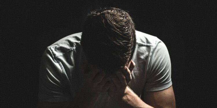 Tak Perlu Menghujat Orang yang Utang untuk Kebutuhan Anak