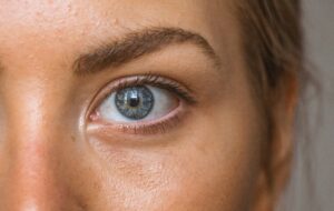 7 Skincare yang Dipercaya Ampuh Menghilangkan Bruntusan di Wajah