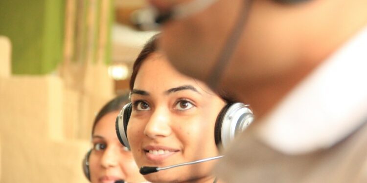 Alasan Logis Kenapa Customer Service Kebanyakan Adalah Perempuan Terminal Mojok