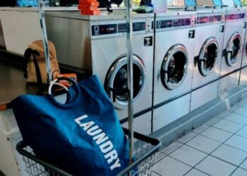 Dear Pengguna Jasa Laundry Kiloan, Ini lho Hal-hal yang Harus Kalian Pahami sebelum Menggunakan Jasa Kami Terminal Mojok