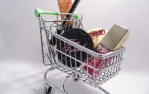 Lazada Lebih Unggul Dibanding Shopee? Iya Banget!