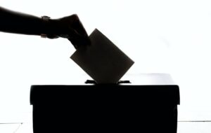 Memilih Politisi Ganteng: Masih Relevankah bagi Pemilih Muda?