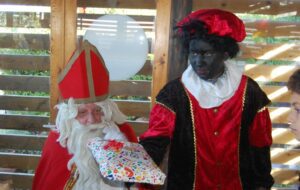 Pit Hitam, Sosok Kontroversial dalam Tradisi Natal