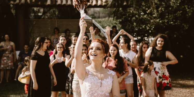 Stop Tampil Heboh di Pesta Pernikahan Orang Lain, Itu Bukan Ajang Peragaan Busana Terminal Mojok