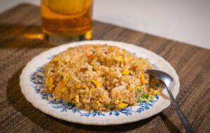 4 Hal Menjengkelkan yang Sering Ditemui Saat Membeli Nasi Goreng