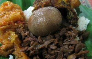 6 Dosa Penjual Gudeg yang Ngaku Asli Jogja