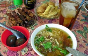 6 Kasta Lauk Pendamping Soto yang Bikin Sensasi Nyoto Makin Lengkap