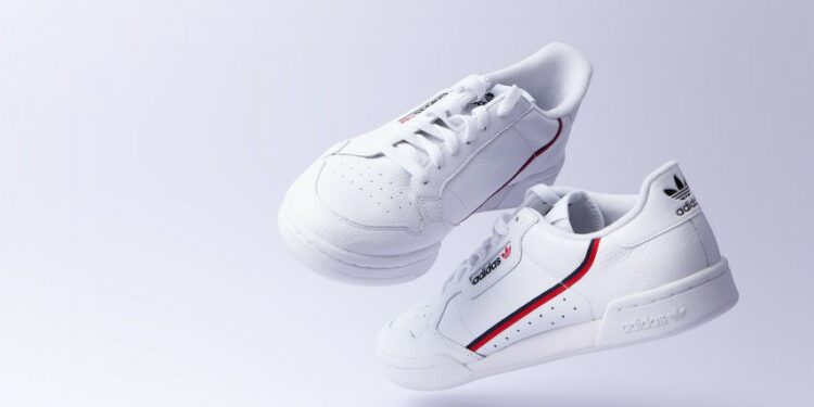 Battle Sneakers Mending yang Terbuat dari Kulit Sintetis Atau Kanvas Terminal Mojok