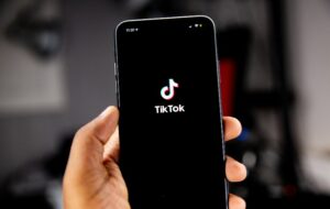 Live TikTok Tampilkan Adegan Orang Tua Diguyur Bukan Hiburan melainkan Penyiksaan