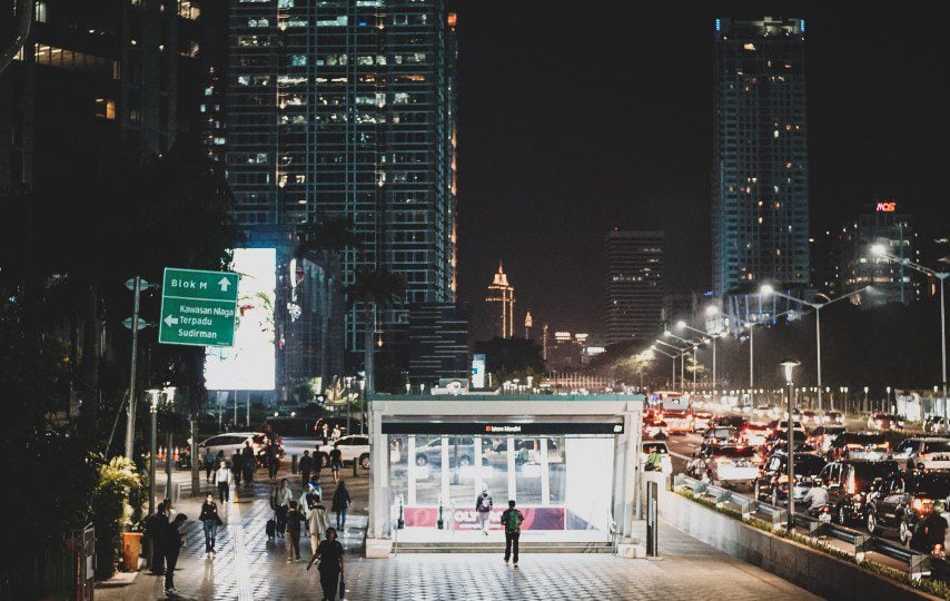 Panduan Menikmati Transportasi Umum di Jakarta Terminal Mojok