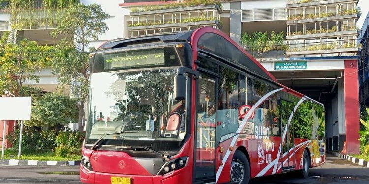 Sering Kecelakaan, Sudah Saatnya Suroboyo Bus dan Trans Semanggi Punya Jalur Sendiri Terminal Mojok
